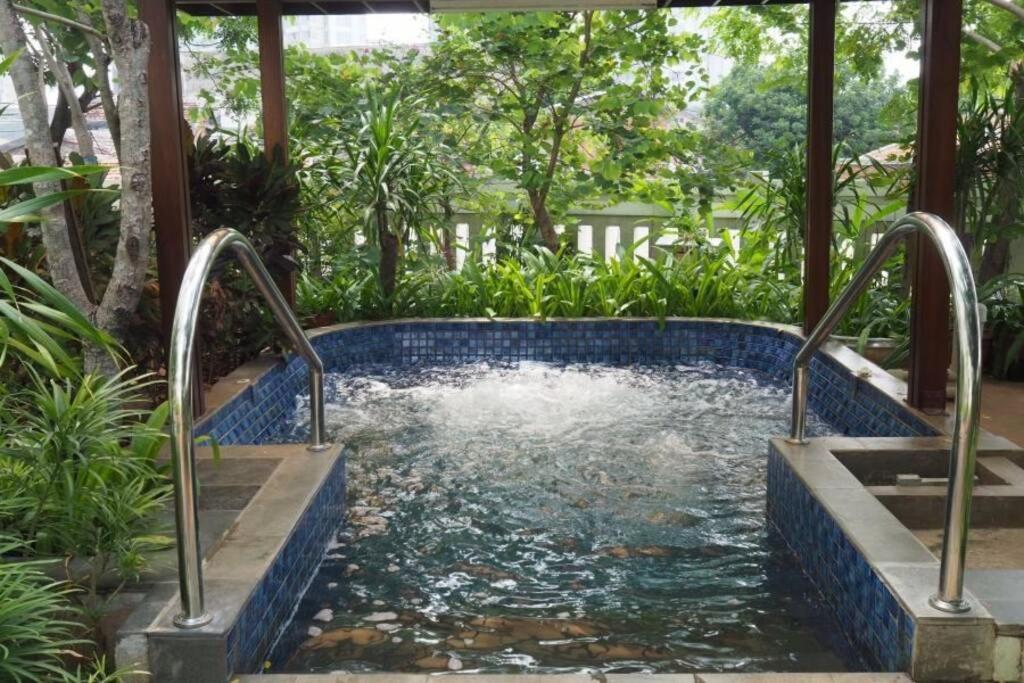 1 Bedroom Apartment Near Central Park Mall Jacarta Exterior foto